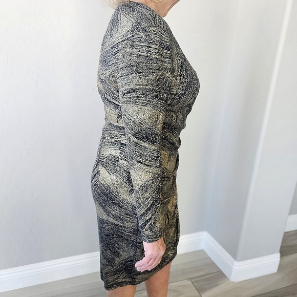 👗London Times NWT Gold & Black V Neck Faux-Wrap Long Sleeve Dress 8P (Petite)💥 - Picture 9 of 15